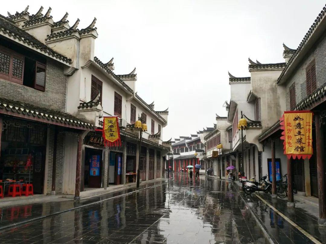 习近平总书记在省部级主要领导干部推动金融高质量发展专题研讨班开班式上的重要讲话强信心、明方向